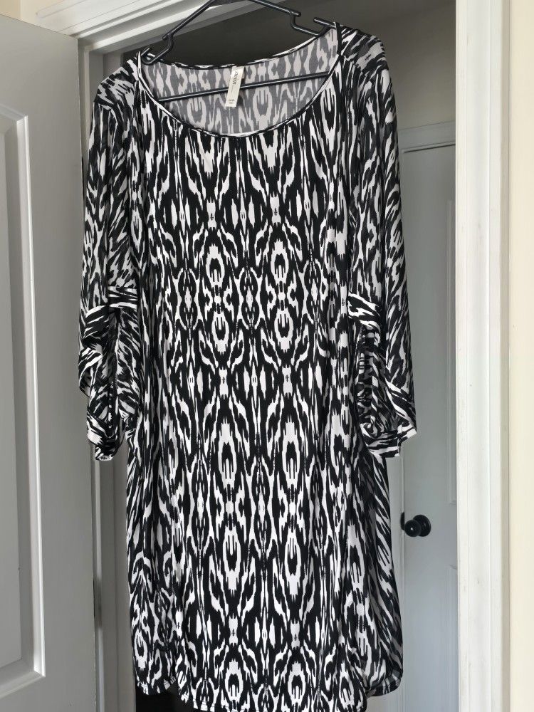 Plus Size Women's Dress/Tunic-22/24