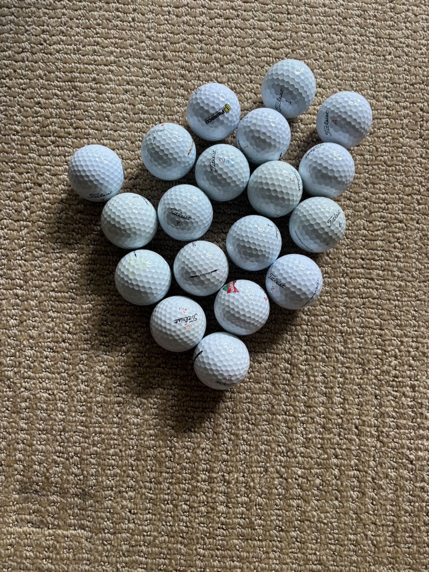19 Titleist Golf Balls 