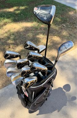 TaylorMade golf set