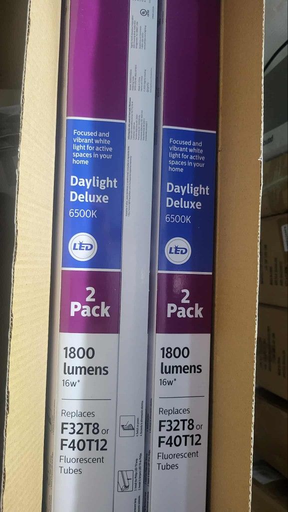 New 10 pk Philips Plug and Play 32W Equivalent 48 in. Cool White Type A T8/T12 LED Tube Light Bulb (10-Pack)