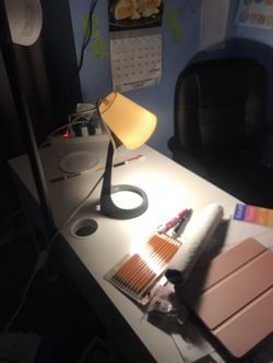 Desk lamp