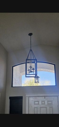 Dining Light Fixtures/Chandeliers