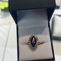 Cluster diamond w/ purple gemstone