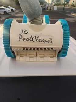 Hayward 4 wheel Pool Vacuum