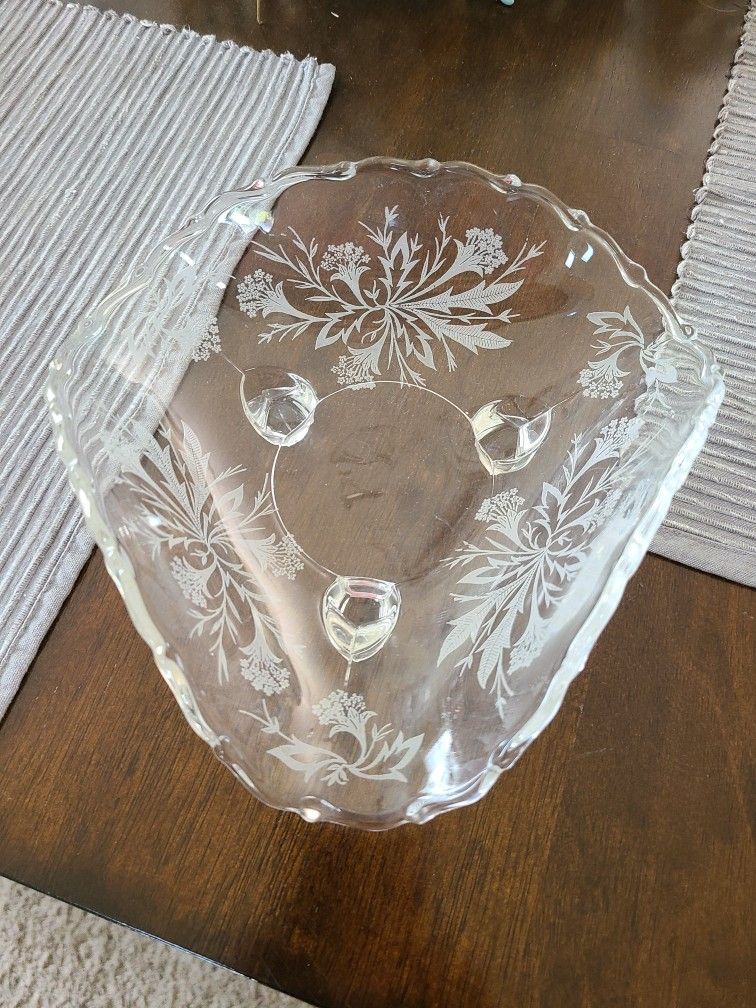Vintage Clear Etched Glass Diaplay Diah