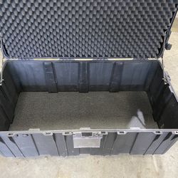 Giant Pelican Case In Perfect Condition #0550