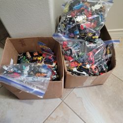 Over 1000 Hot Wheels Matchbox And Others All For $220