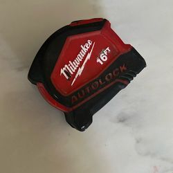 Milwaukee 16ft Compact Wide Tape Measure