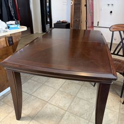 Dinning table (extendable)