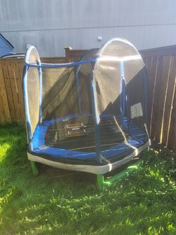 Kids Enclosed Trampoline