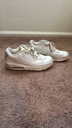 5y white Nike air max shoes