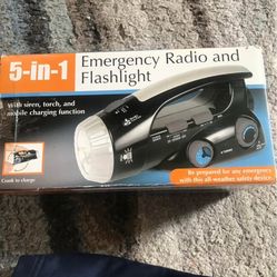 5 in 1 emergency radio and flashlight