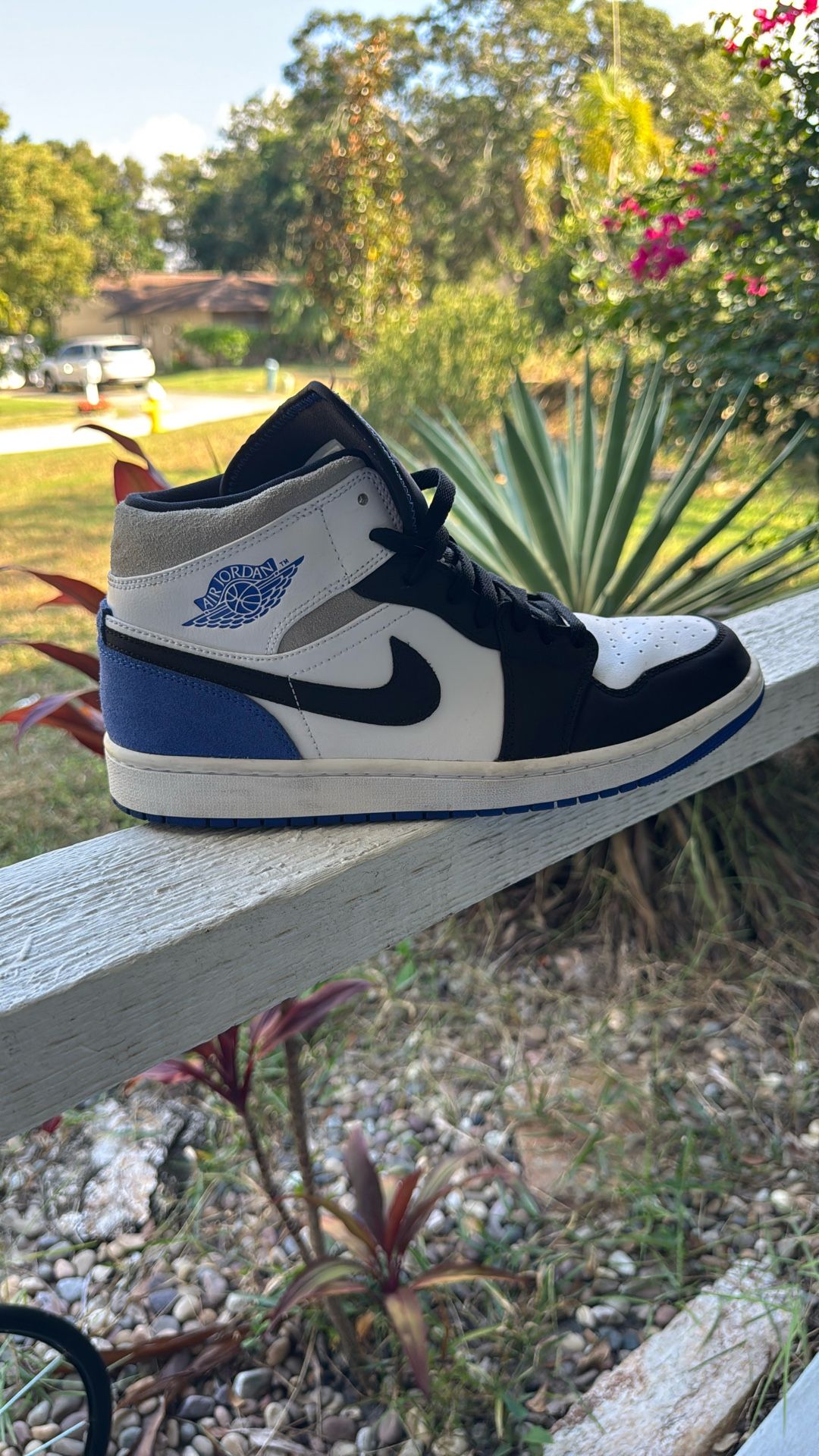 Jordan 1 Mid Se Royal Black