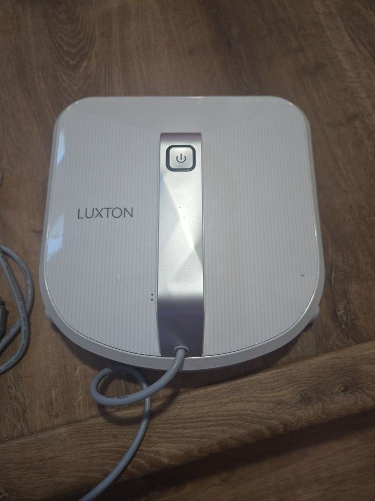 Luxton Window Cleaner Robot