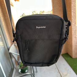 Supreme Shoulder Bag SS18