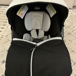 Chicco Keyfit 30 Infant Car Seat + 2 Bases