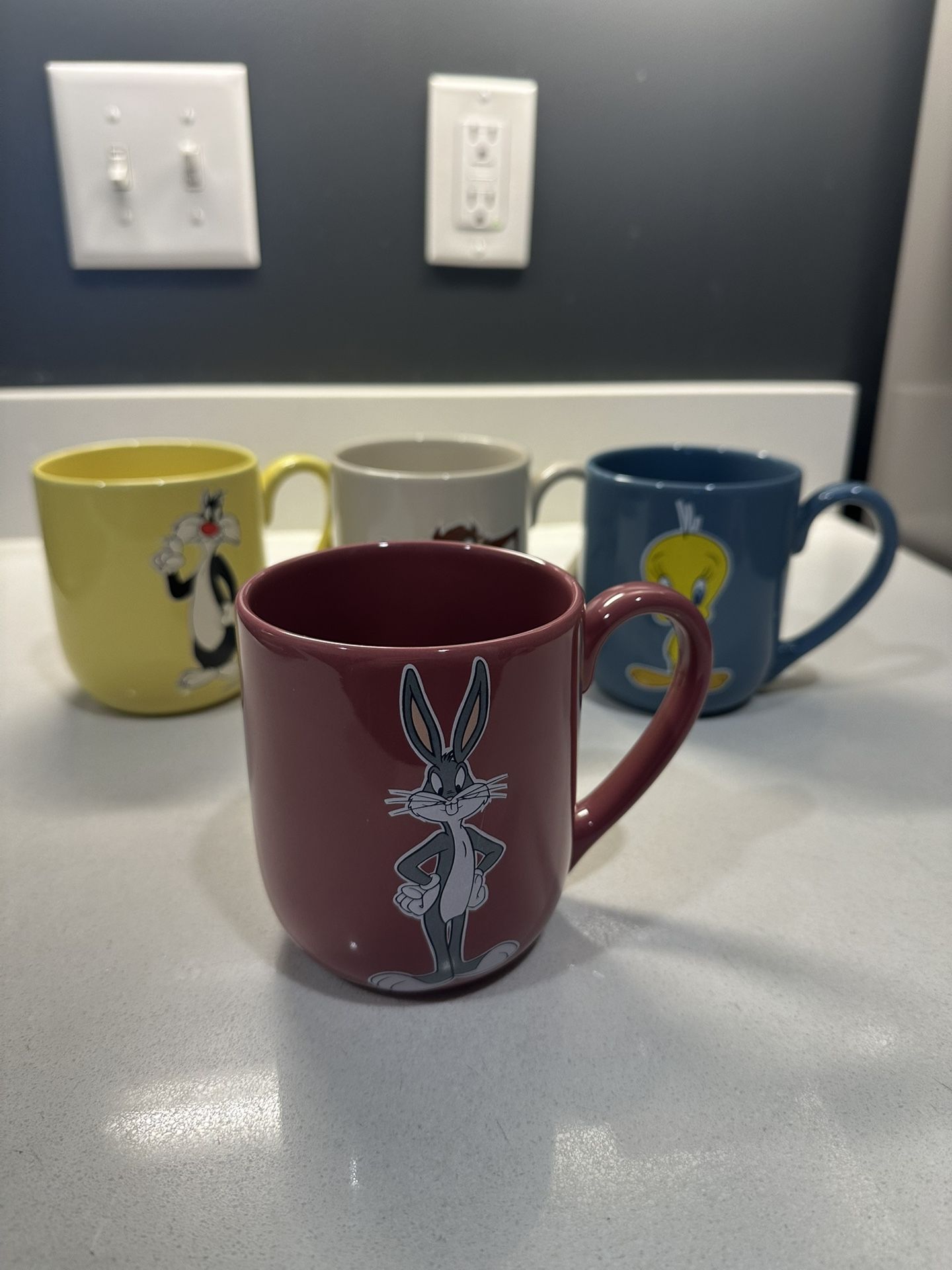 Set Of 4 Matching Luney Tunes Mugs