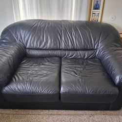 2 Seater Great Condition Couch Must Pick Up Today 