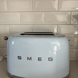 Smeg 2-Slice Toaster – Retro Style (Pastel Blue)