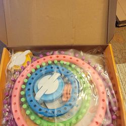 Colorful Knitting Loom Set & Pom Pom Maker