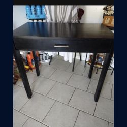 Black Desk