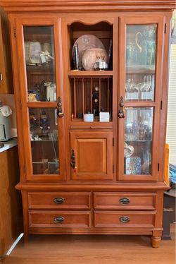 Large Traditional Solid Wood China Hutch / Display Cabinet (2004)