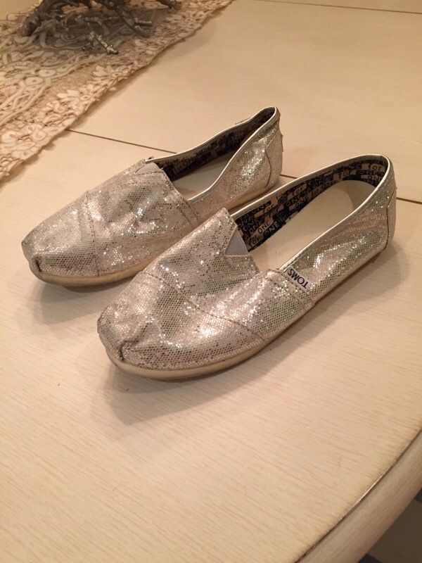 Toms women's shoes size 8