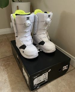 DC Lotus BOA White Snowboard Boots Size Women Size 9.5 (Men size 8)