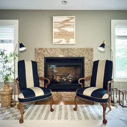 2 Hickory Chair Brand, Queen Anne-style armchair
