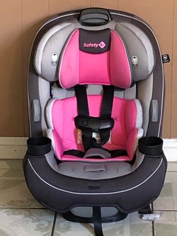 PRACTICALLY NEW SAFETY 1ST CONVERTIBLE CAR SEAT!!!!