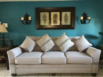 Sofa *NEW*