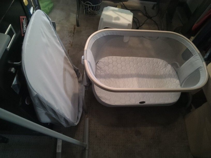 Lora Bedside Bassinet