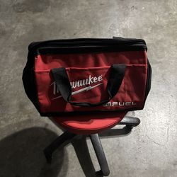 Milwaukee M12 Battery Charger