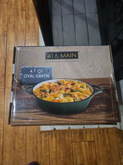 Brand new 4.7 quart oval gratin