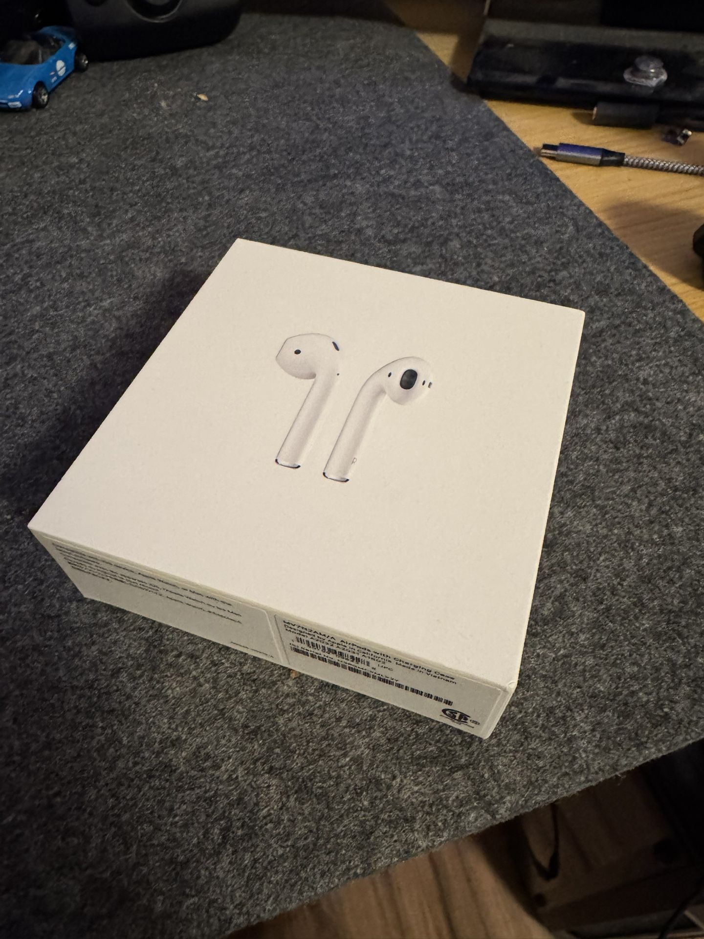 Apple AirPods (2nd Gen) with Original Box & Unused Charging Cable