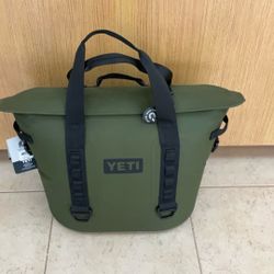 YETI HOPPER M30 SOFT COOLER (OLIVE/BLACK).