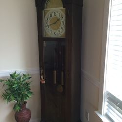 Antique Colonial Manufacturing Co. Grandfather Clock – Zeeland, MI – Local Pickup (Seattle, WA)
