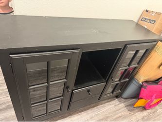 Hutch/Cabinet/Entertainment Center