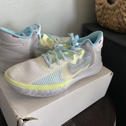 Men's Nike Kyrie Flytrap 5 "1 World 1 People" (CZ4100-102) - Size 11 - Basketball Shoes