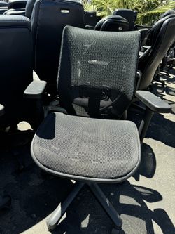 Office Chairs 