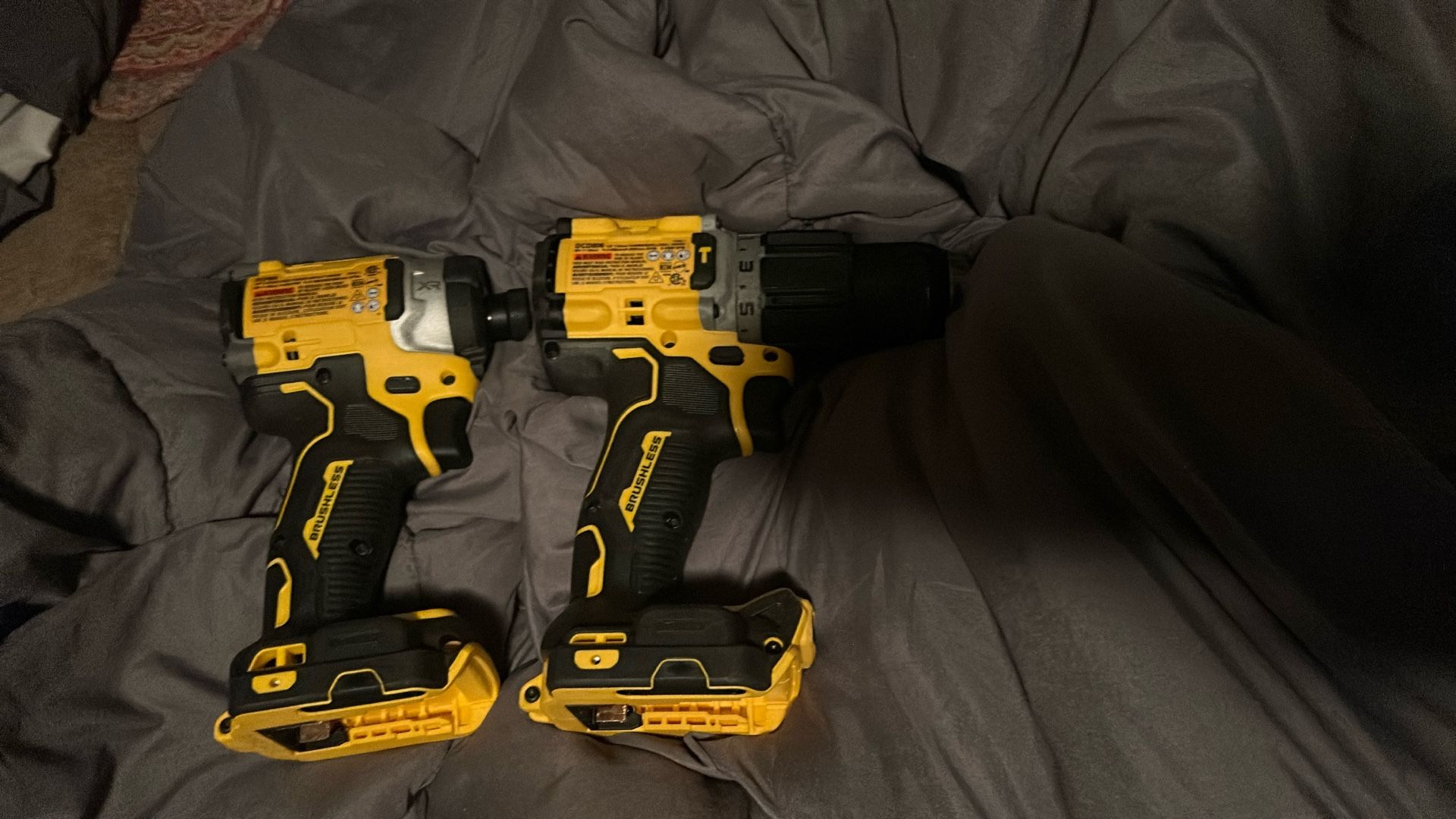 dewalt set of xr drills hammer and impact brand new includes new 4AH 20v battery and new charger all on plastic nee