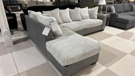 Olivia 🎉 brand new/ modern/luxury 🌼  Living Room Sectional with Chaise