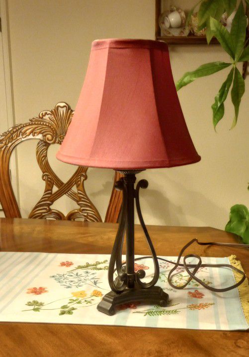 Red Silk Shade Table Lamp 