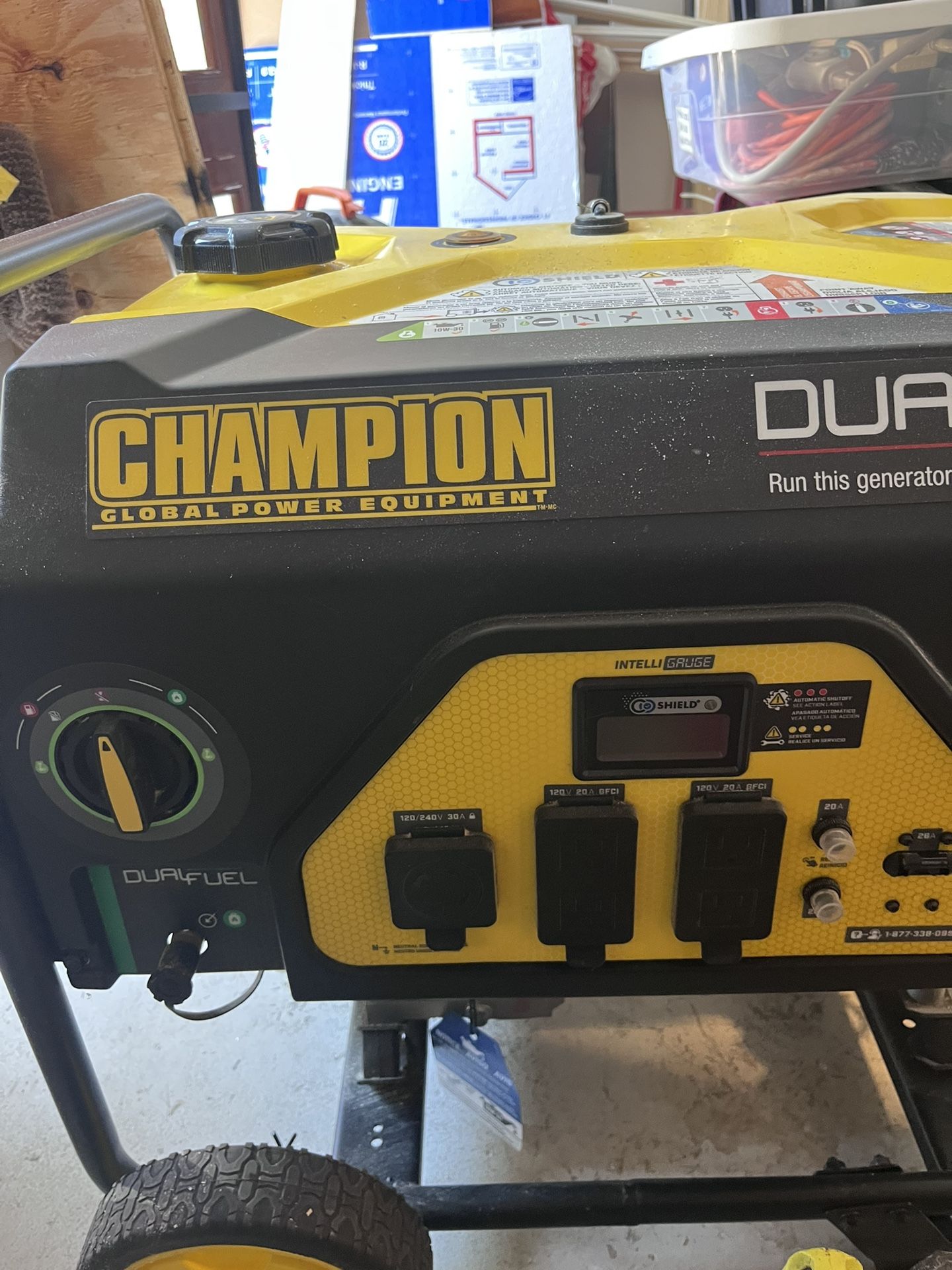 Generator 7850/6250-Watt Gasoline and Propane