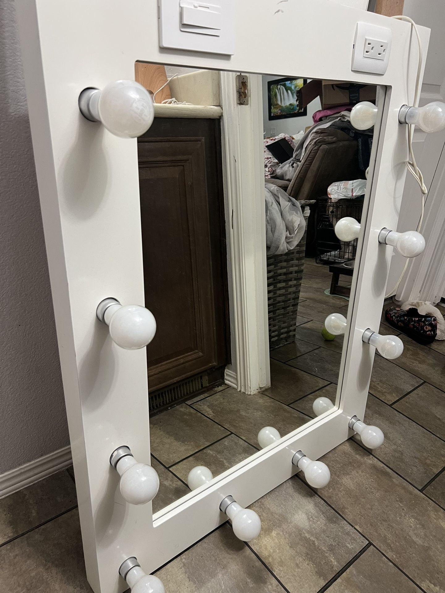 Vanity Mirror With Light