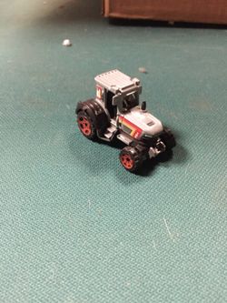 Toy tractor