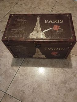 Decorative trunk