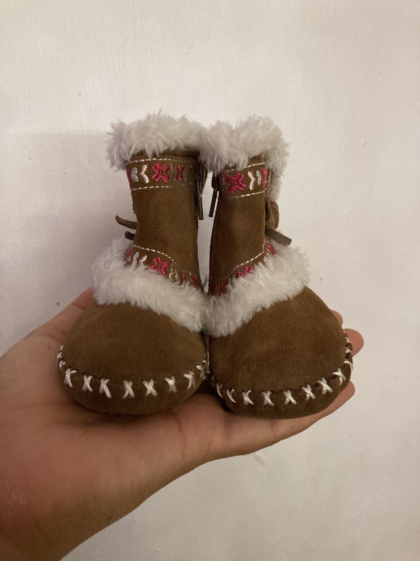 Baby Boots 6-12 Months Read Description 👇