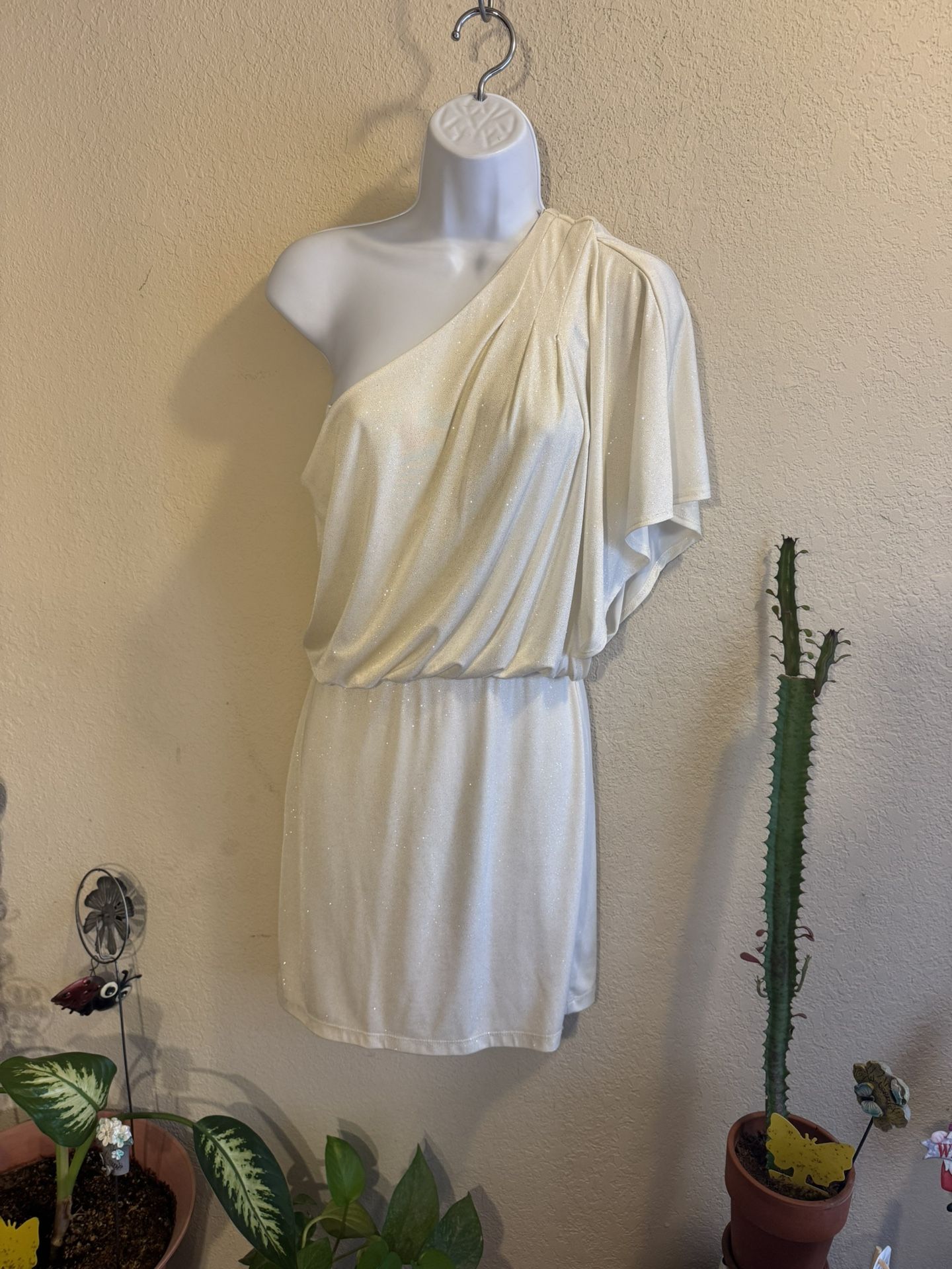 One Shoulder Dress Size 5/6