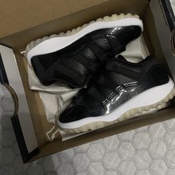 Jordan 11 retro low 72-10